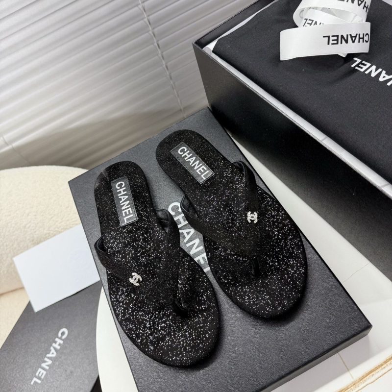 Ch**el slippers
